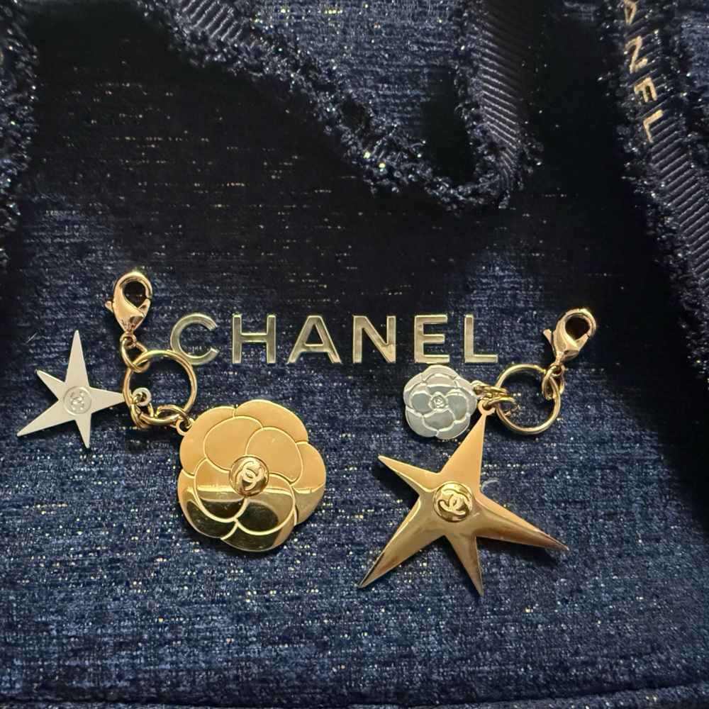 CHANEL 2025 Cameila flower & Comet Charms